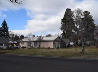 553 SW 12th St, Redmond, OR