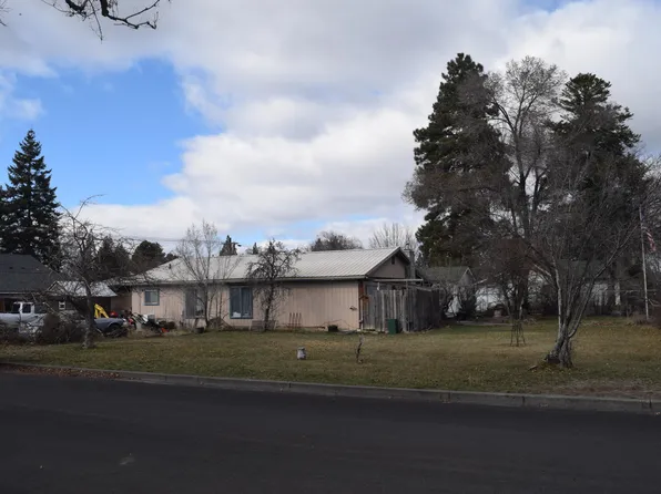 553 SW 12th St, Redmond, OR 97756