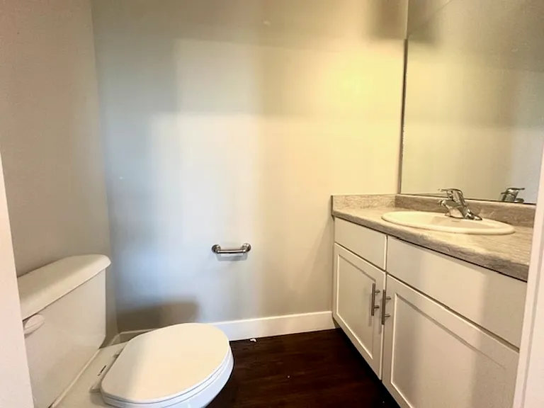 385 S 480 W — Photo 8