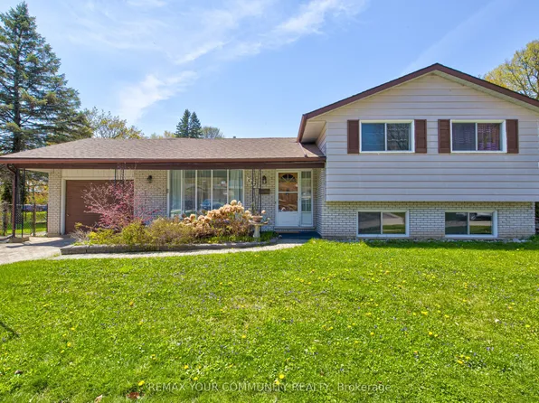 557 Glen Manor Blvd, Waterloo, ON N2L 4T7