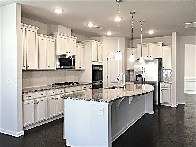 4 bed, 3.0 bath, 2762 sqft, $2,935 — Photo 2