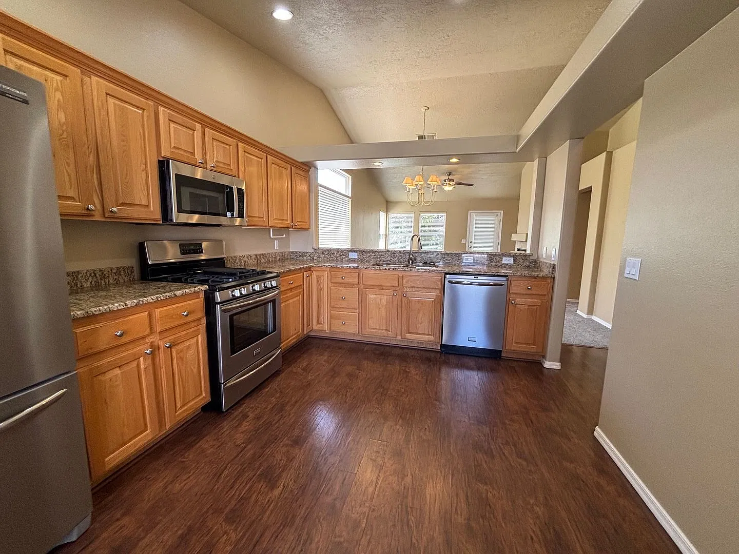 Home For Rent In Sun River — Photo 3