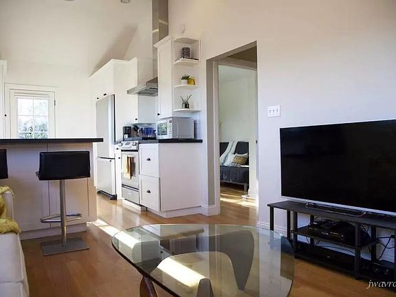 4th image of 284 Ellsworth St #B