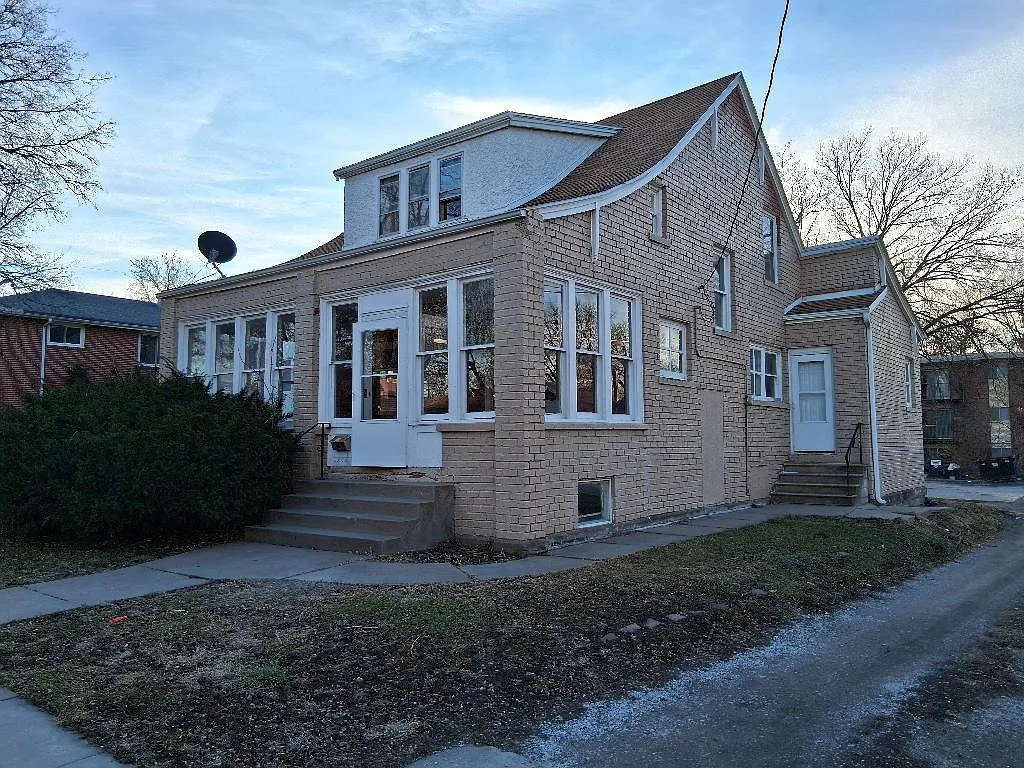 3 bed, 1776 sqft, $1,500 — Photo 2
