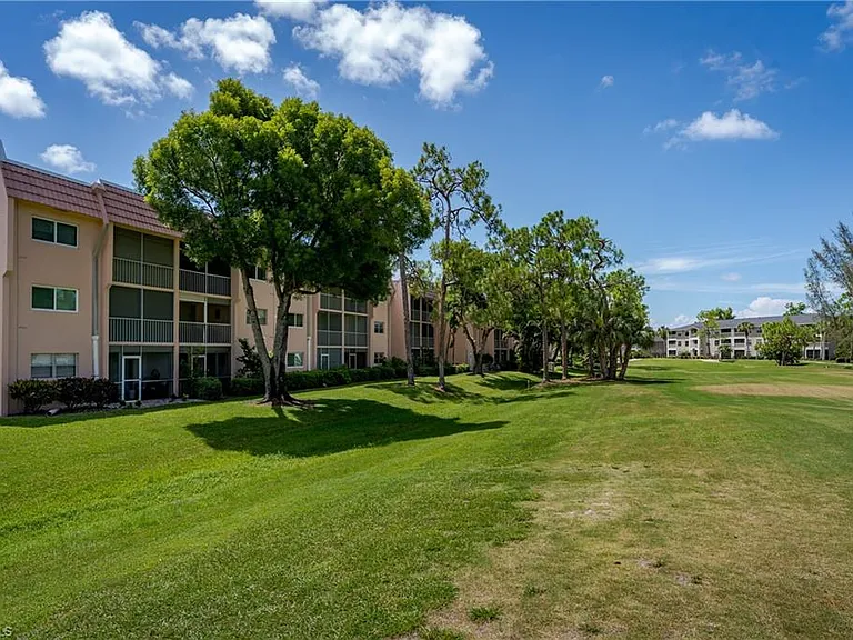 180 Turtle Lake Ct — Photo 4