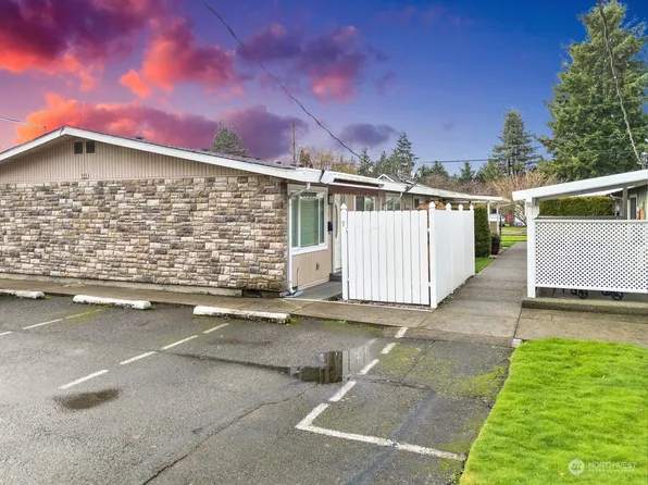 333 7th Place SE #3, Puyallup, WA 98372