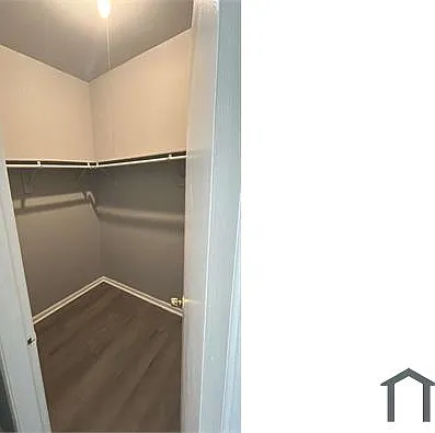909 E 40th St #301 — Photo 13