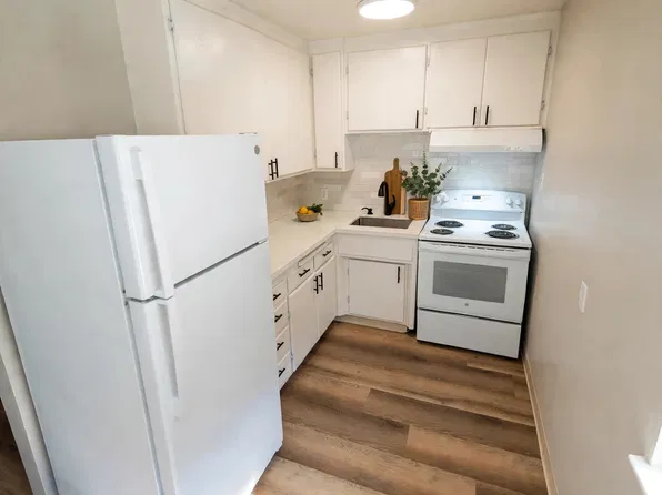 1111 W St APT 1, Sacramento, CA 95818