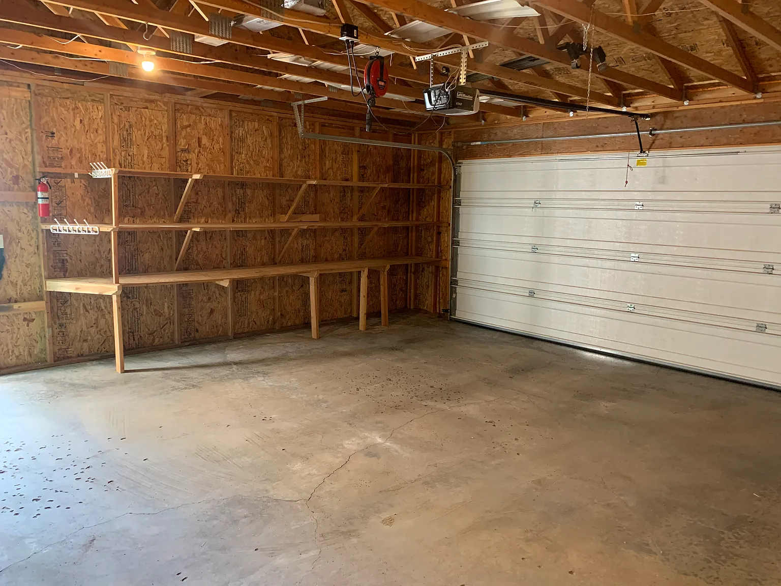 3 Bedroom, 2.5 Bath House — Photo 2
