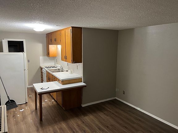 5th image of 224 1/2 W Maple Ave #6