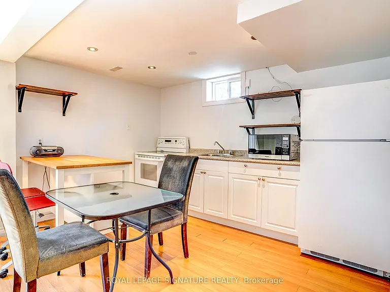 17 Avis Cres #BASEMENT — Photo 6