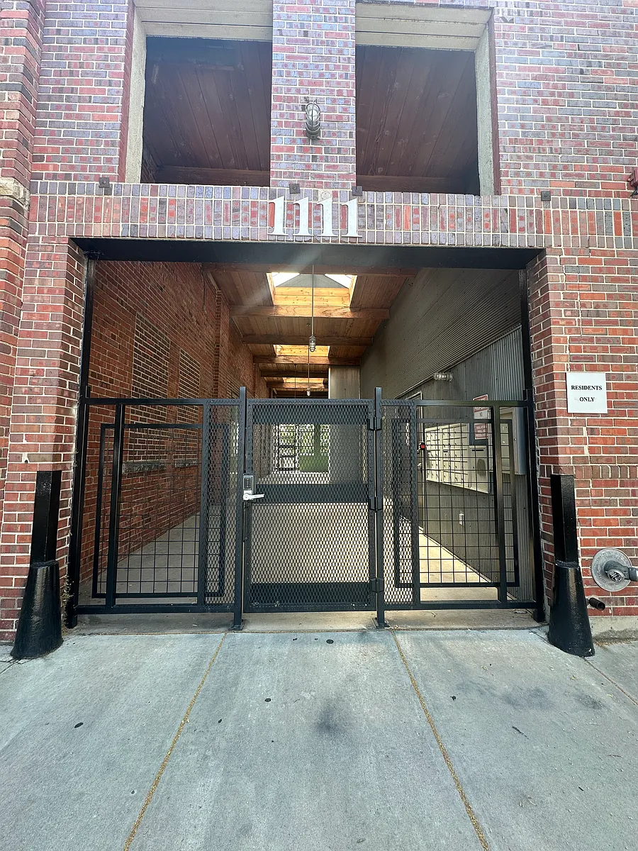 Building Photo - 1111 Osage St #11