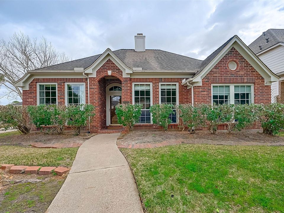 1st image of 2041 Pembroke Bay Dr