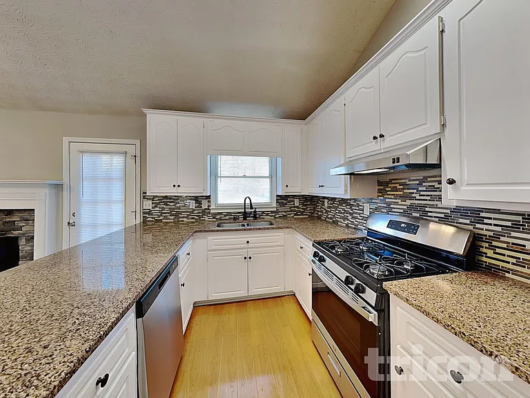 403 Bennett Farms Pl — Photo 5