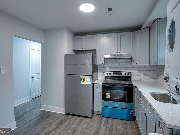4th image of 20-2 Florence Tollgate Pl