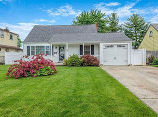 89 Greenwood Dr, North Babylon, NY 11703