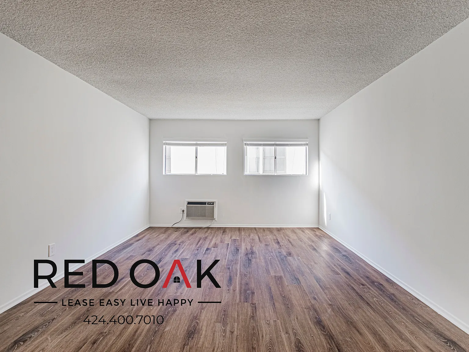 Radiant One Bedroom with Plentiful Storage, On-Site Laundry, and Available Parking ~ In East Holl... — Photo 3