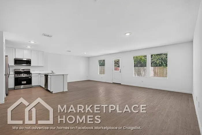 412 Sambal Dr — Photo 8
