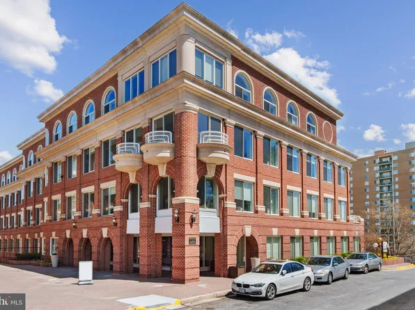 635 Slaters Ln #307, Alexandria, VA 22314