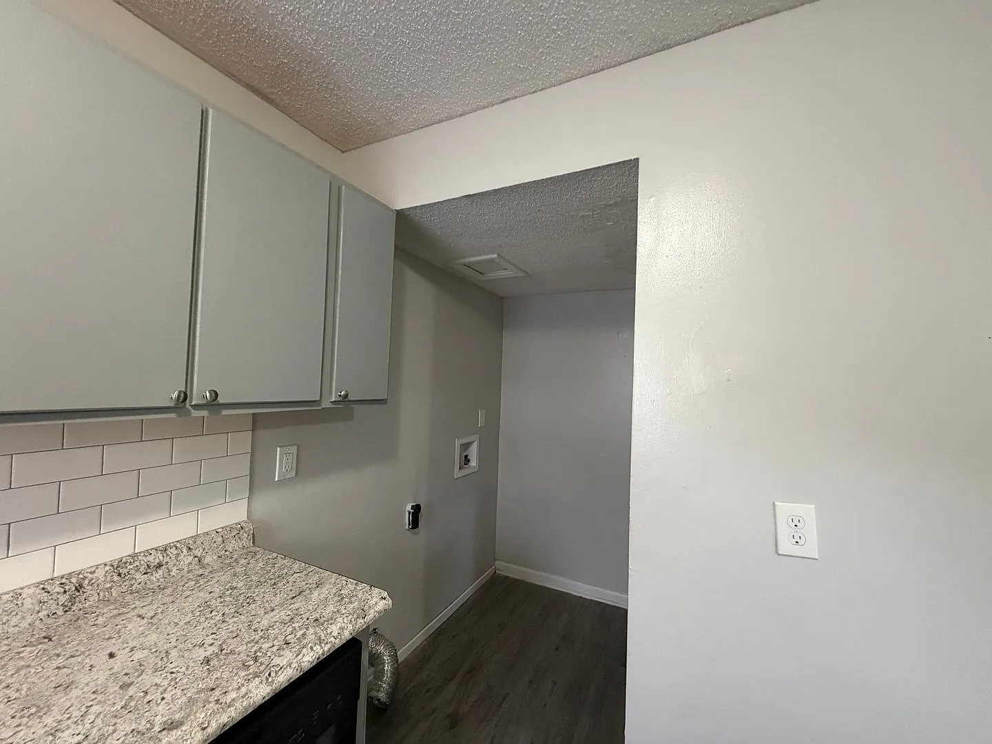2 bed, 1.5 bath, $875 — Photo 3
