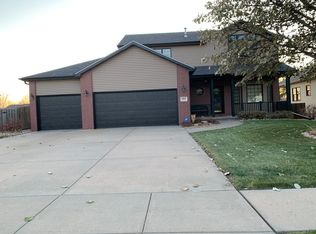 5943 Arrowwood Rd, Lincoln, NE 68526
