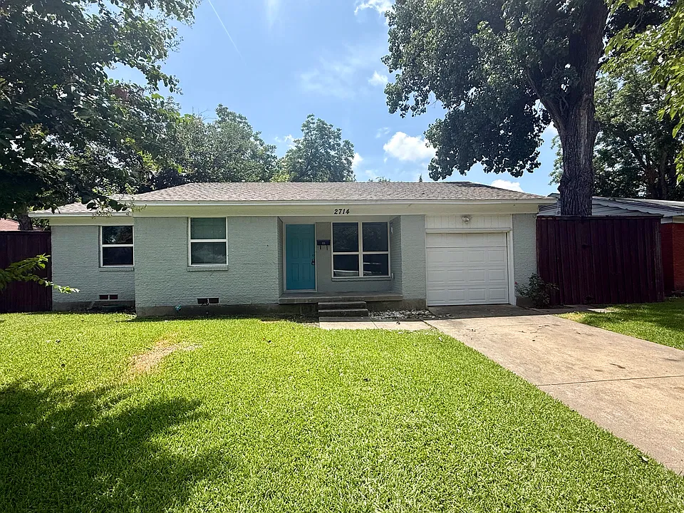 2714 Maple Dr