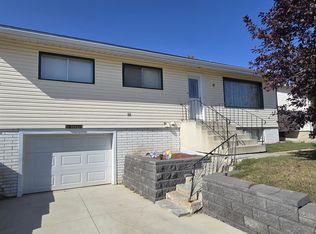 4318 48a St, Vegreville, AB T9C 1B2