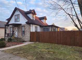 408 9th St, Peru, IL 61354