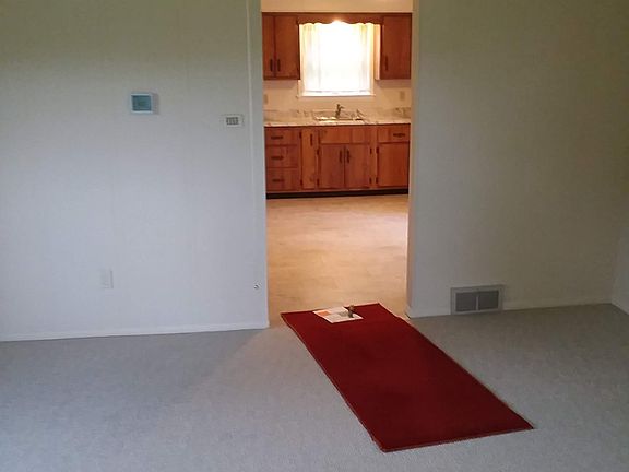 4th image of 150 Tower Rd