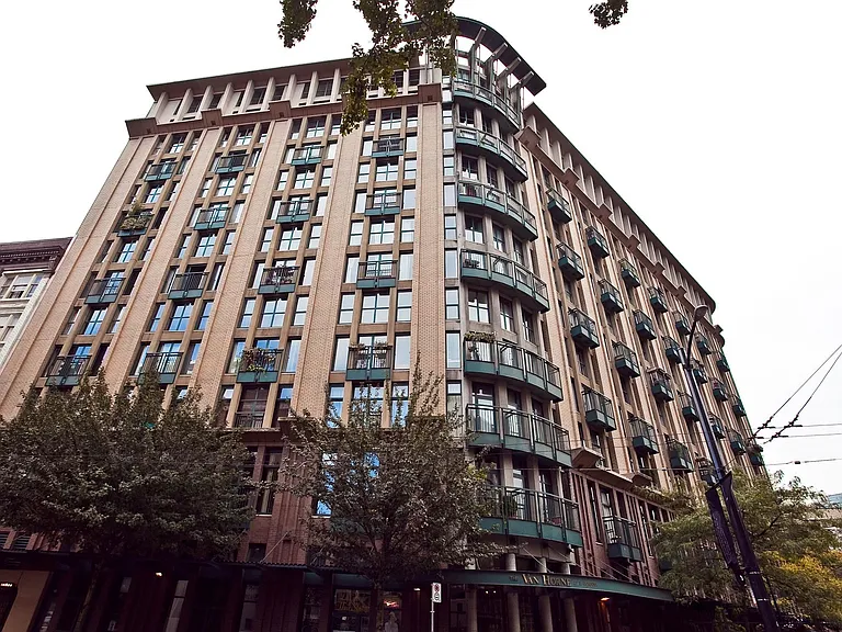 22 Cordova St E #313 — Photo 12