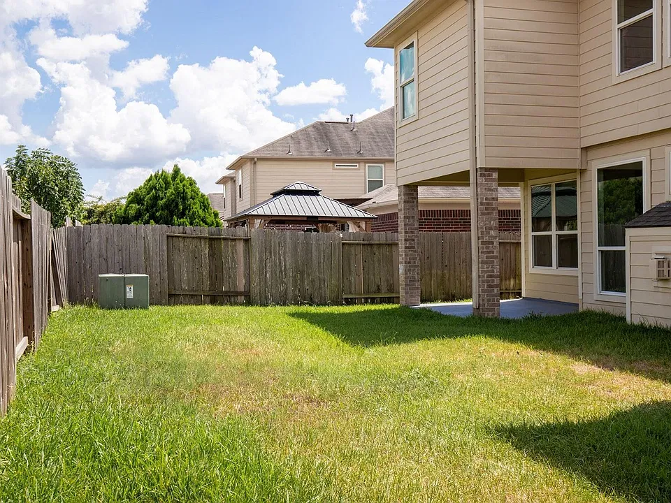 20807 Fair Walnut Way