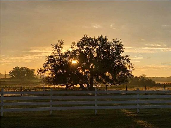 4th image of 4015 Indigo Rd