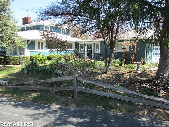 2nd image of 6004 Lakeshore Rd