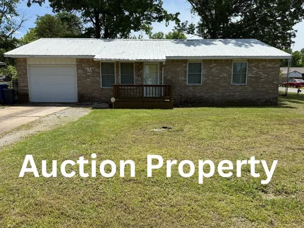 301 E Olney St, Chouteau, OK 74337