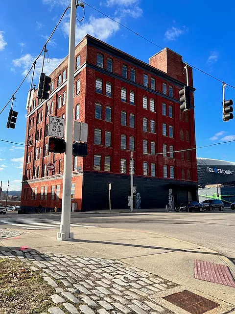 1403 Central Pkwy #403