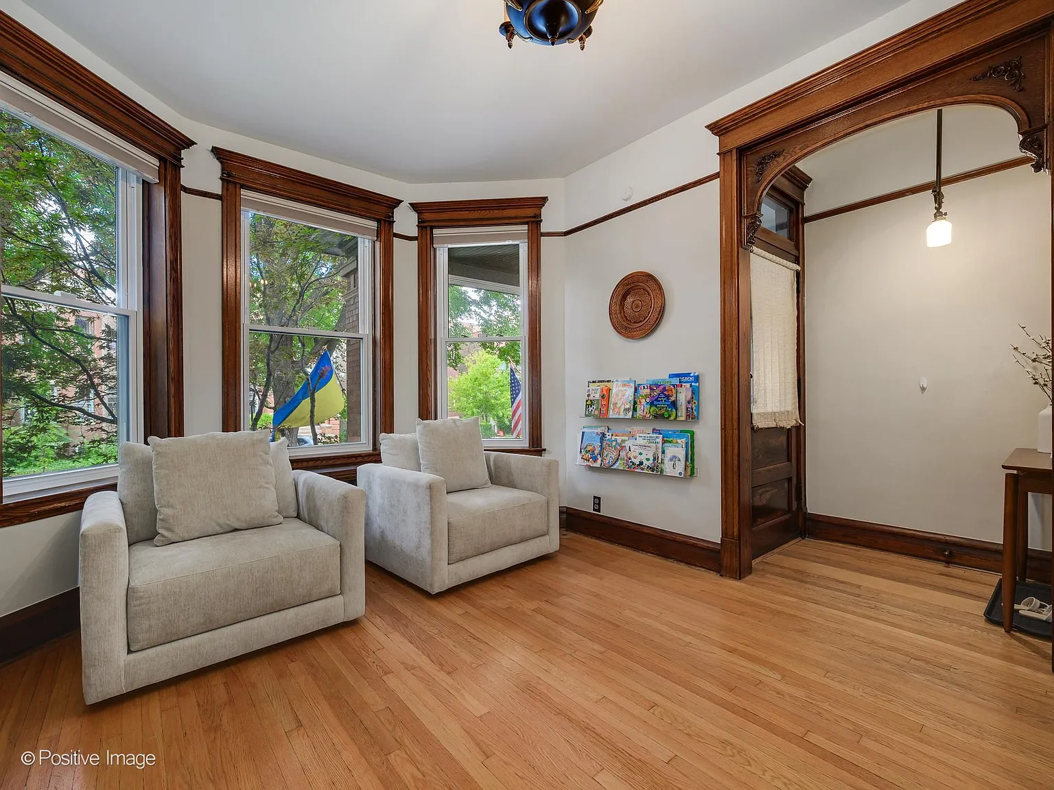 5 bed, 2300 sqft, $5,000 — Photo 3