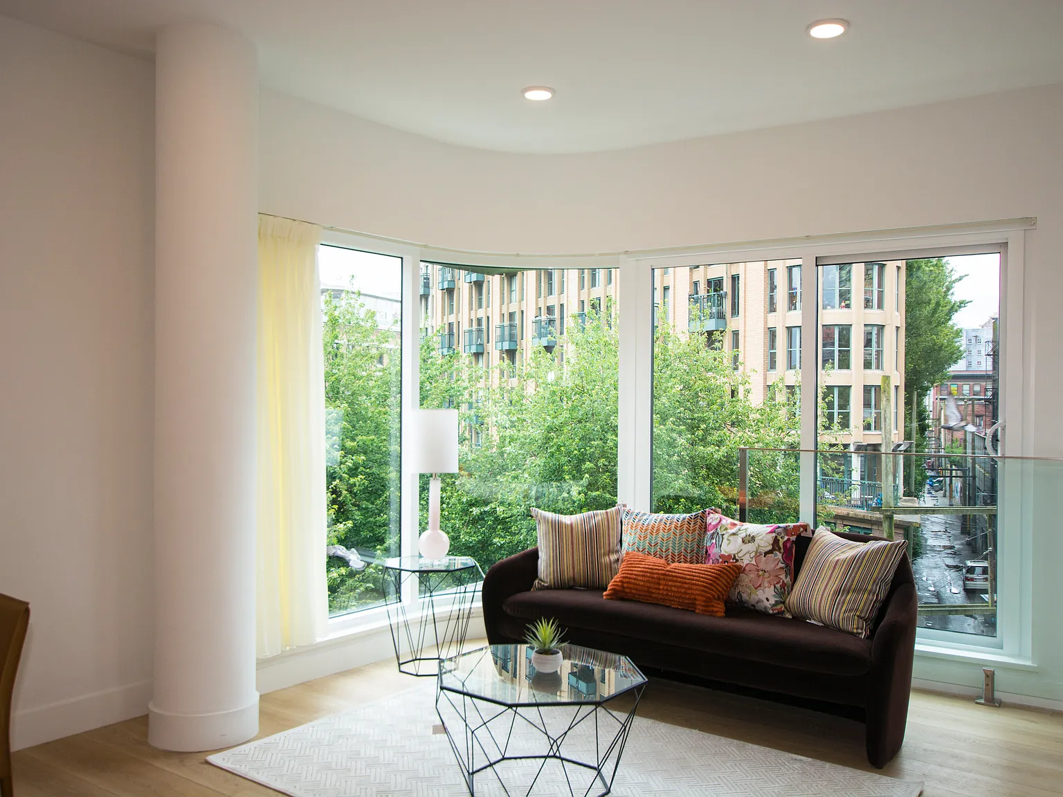 1 bed, 576 sqft, $2,295 — Photo 3