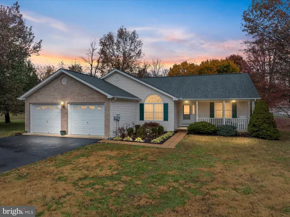 229 Charming Ln, Bunker Hill, WV 25413