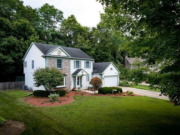 2nd image of 1437 Saddlebrook Ln
