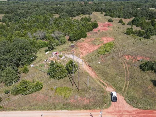 1713 S 13th St #16-17, Tecumseh, OK 74873