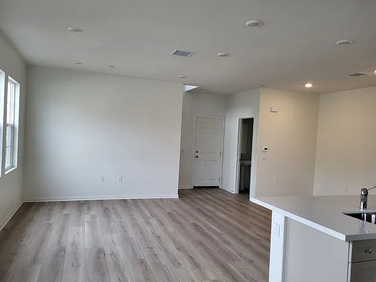 4243 E Rincon St — Photo 2