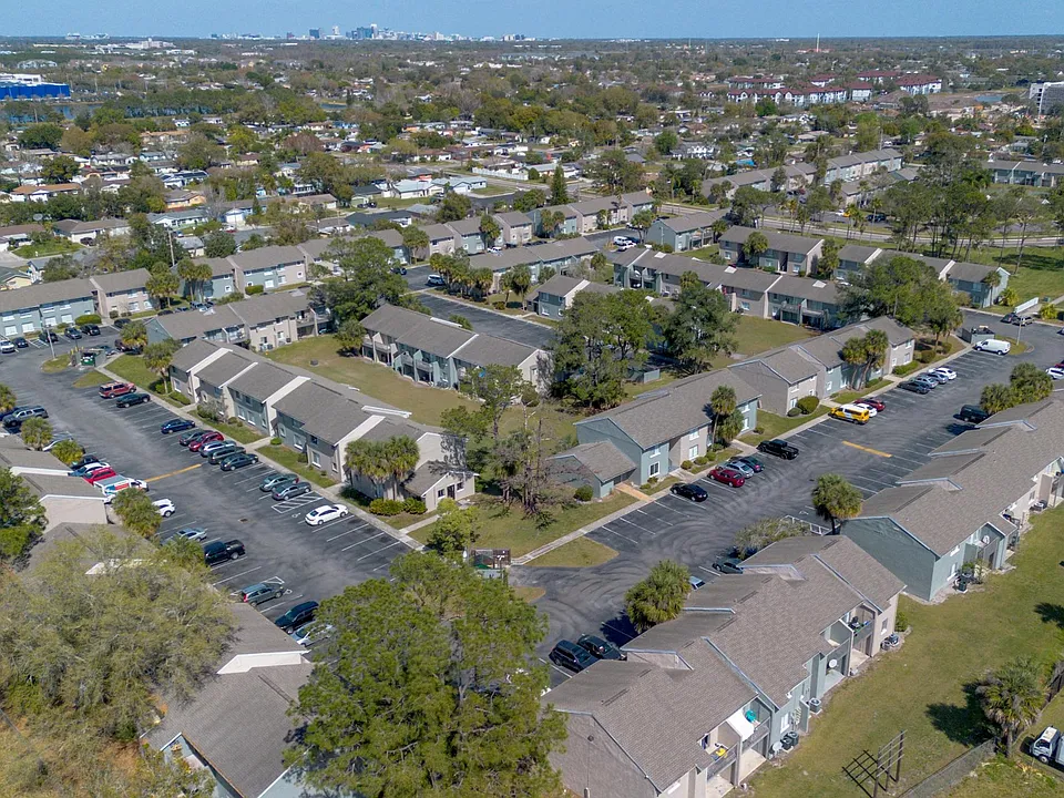 Woodhollow Aartments
