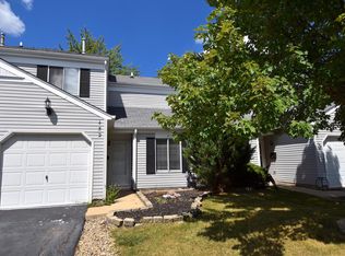 452 Minnesota Cir, Carol Stream, IL 60188