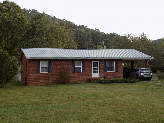 3rd image of 155 Heritage Dr
