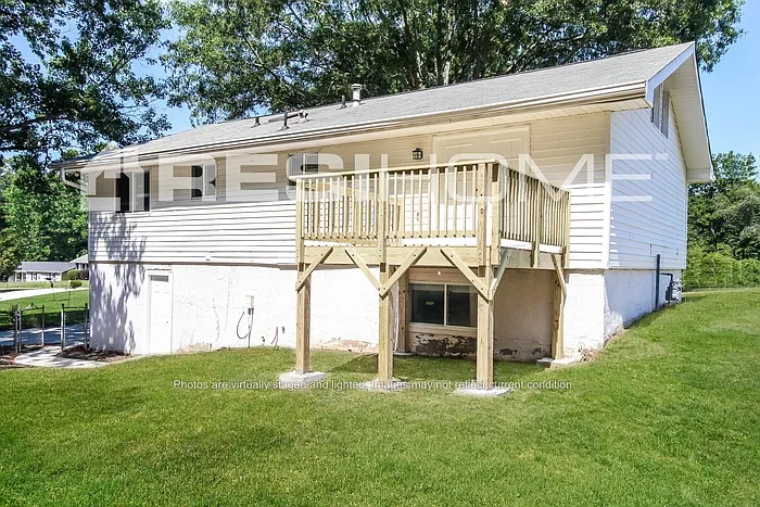 5 bed, 3.0 bath, 1705 sqft, $2,295 — Photo 4
