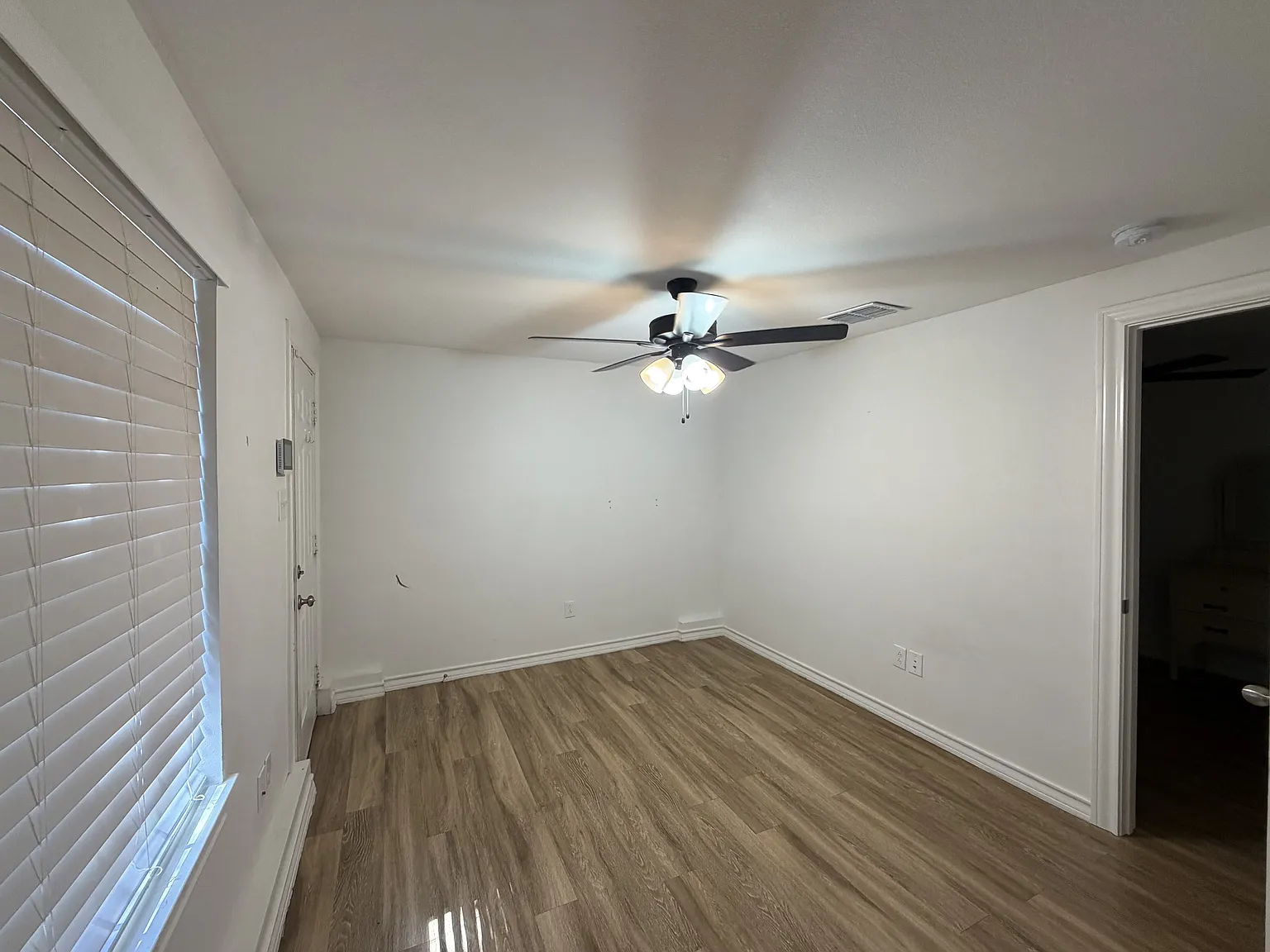 2607 Elgin Avenue - 1 — Photo 3