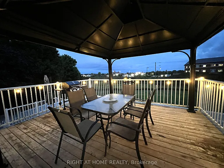590 Arbour Cres — Photo 13