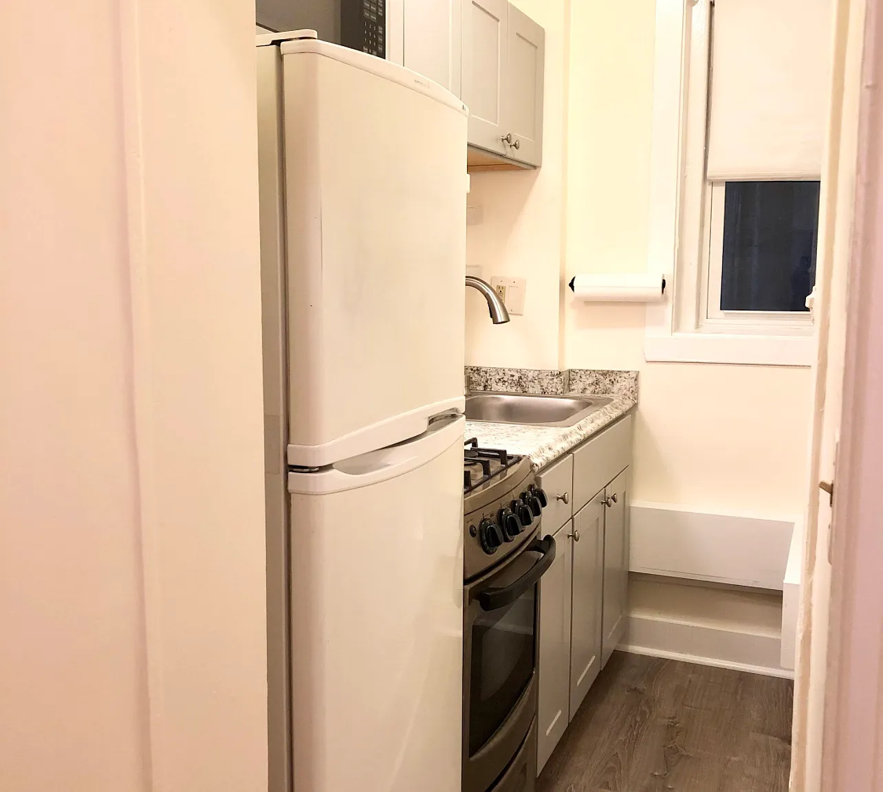 Studio, 305 sqft, $2,250 — Photo 1