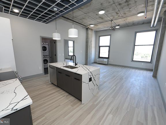 5th image of 1810 E Venango St #104