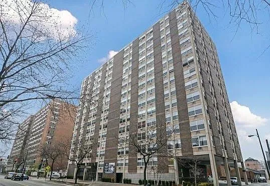 3033 N Sheridan Rd #1010